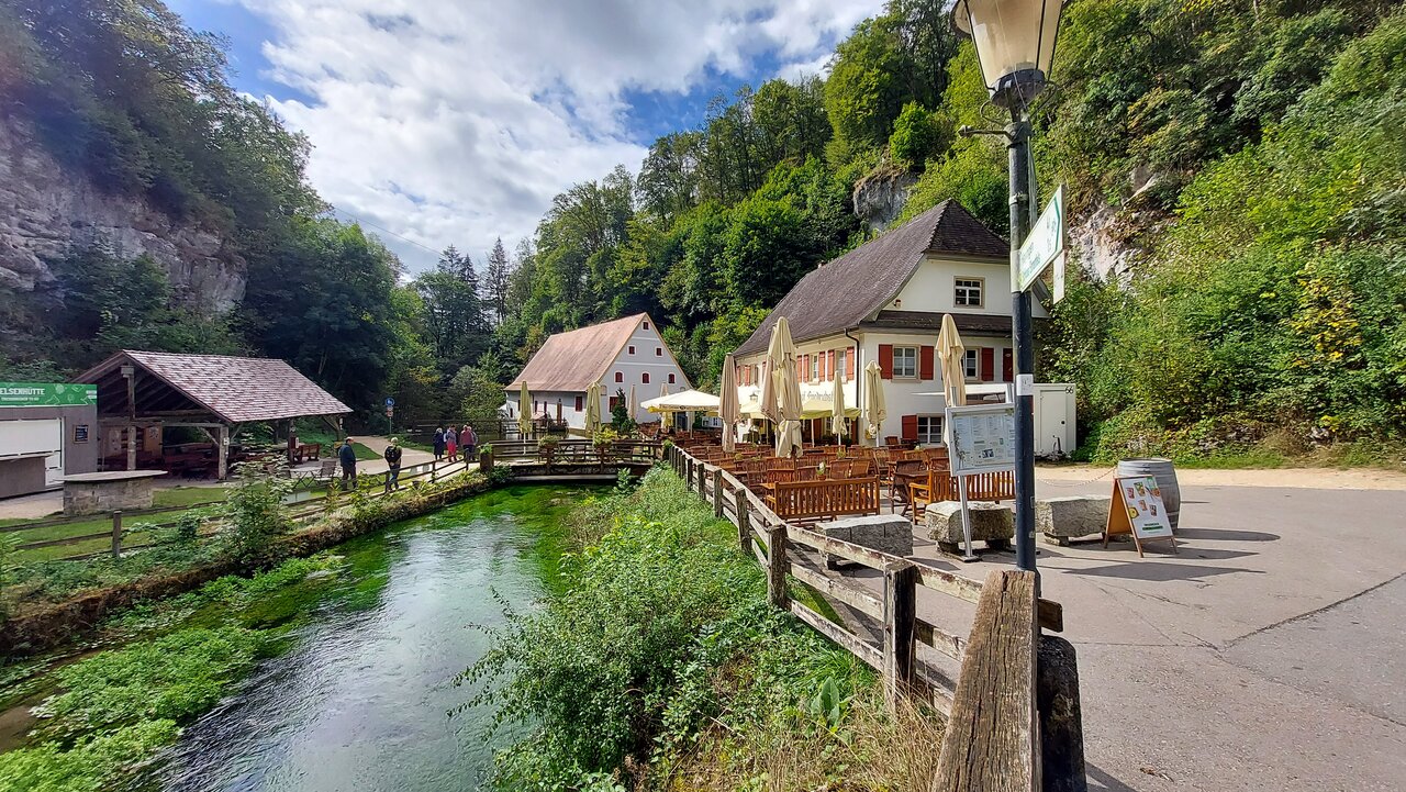 Gasthaus an der Wimsener Höhle in Hayingen-Wimsen.